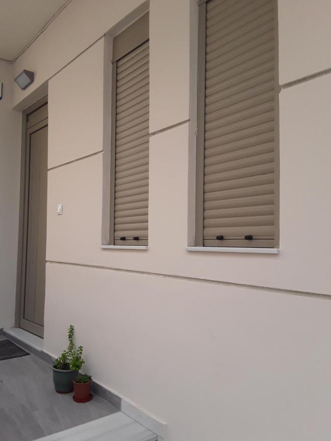 公寓 Near The Airport Kiriaki's House *